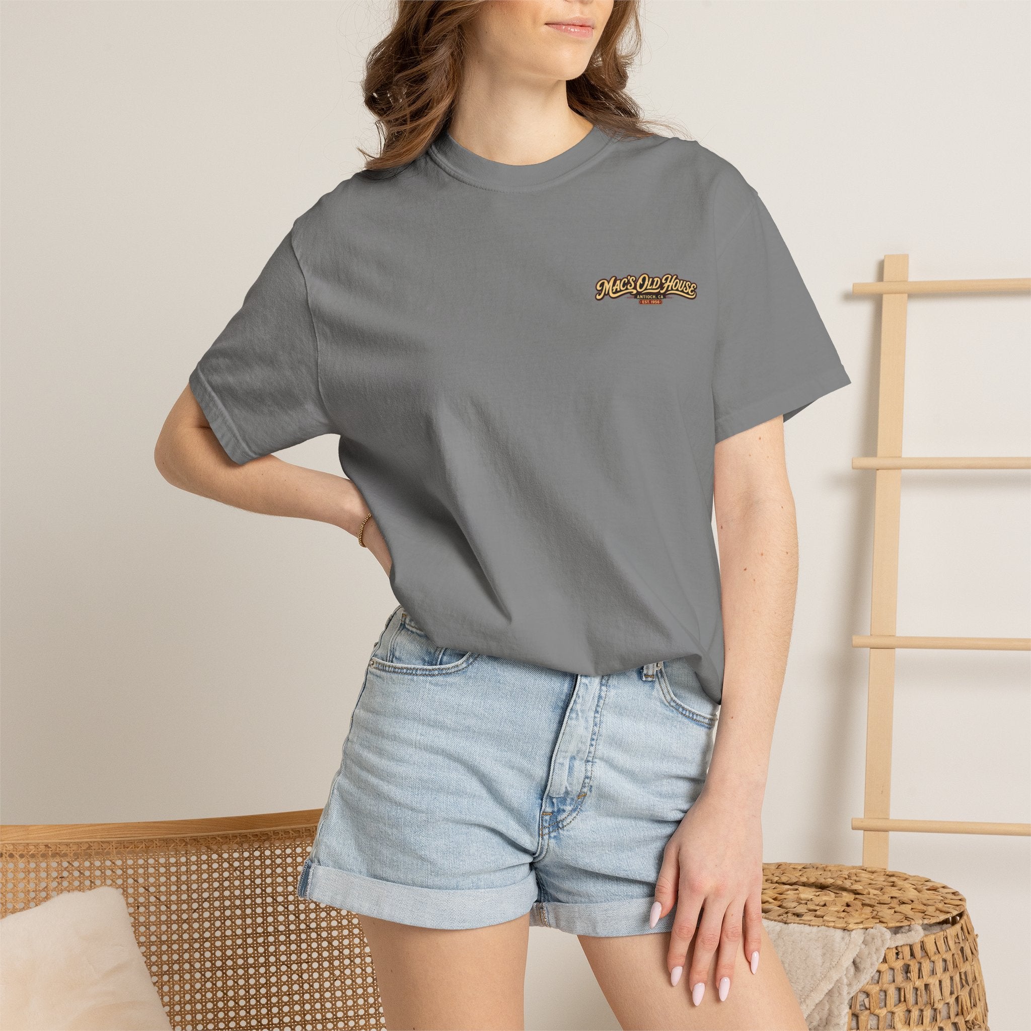 Mac's Old House Vintage T-Shirt — Retro Roadside Diner Graphic Tee